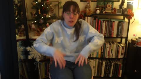 Elly Naomi online show from November 2025 10:31:02 PM