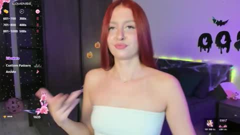 Snapshot of ellypeach chatting on October 2025 04:18:01 PM EllyPeach online show from October 2025 04:18:01 PM