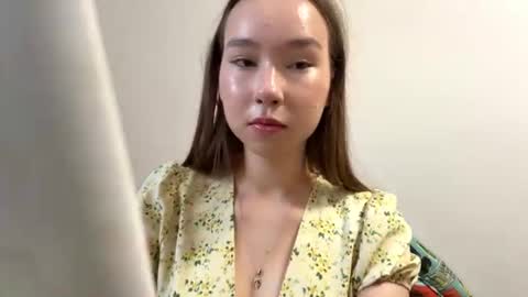 Snapshot of ellystea chatting on July 2026 06:05:01 AM Elly online show from July 2026 06:05:01 AM