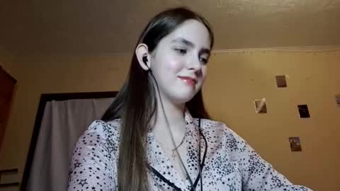 Snapshot of elmeraurora chatting on February 2026 05:02:01 PM Kate online show from February 2026 05:02:01 PM