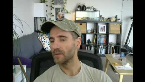 Snapshot of elmetaagain chatting on July 2026 01:09:01 AM elmetaagain online show from July 2026 01:09:01 AM