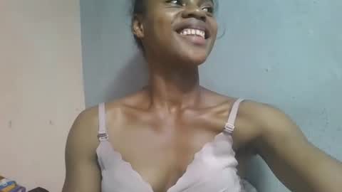Snapshot of elodie228680 chatting on May 2026 03:39:02 PM elodie228680 online show from May 2026 03:39:02 PM