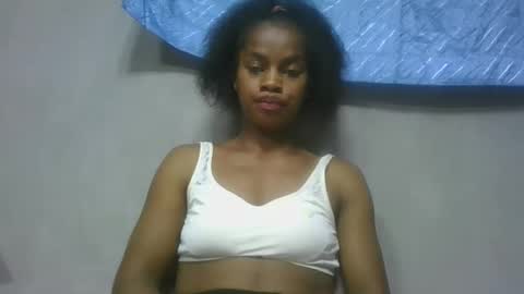 Snapshot of elodie228680 chatting on May 2026 07:06:02 AM elodie228680 online show from May 2026 07:06:02 AM