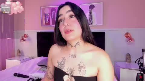 Elodie  online show from November 2025 11:31:02 AM