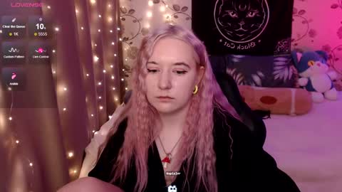 Snapshot of elovinora chatting on December 2024 10:23:01 PM Ela give me a thumbs up if you like it and this is important for the development of the account online show from December 2024 10:23:01 PM