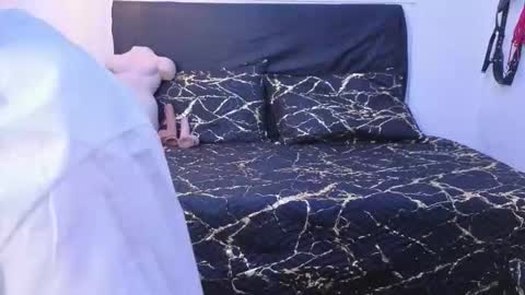 elowen_halley1 online show from November 2025 07:34:02 PM