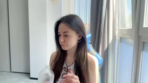 Snapshot of elowynx chatting on May 2026 09:04:02 AM Milana online show from May 2026 09:04:02 AM