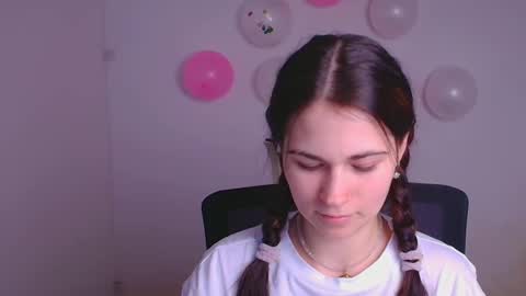 Elsa online show from February 2025 08:00:01 PM