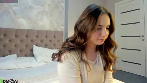 Elvienne online show from May 2026 11:50:01 AM
