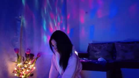 Elisa online show from March 2025 08:29:02 PM