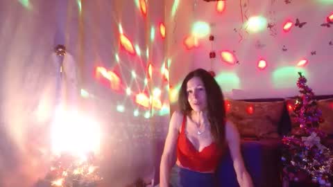 Elisa online show from December 2025 08:26:02 PM