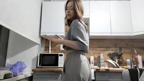 Luna online show from October 2025 05:13:02 PM