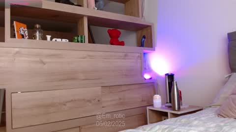 Emilia  online show from February 2025 05:19:02 PM