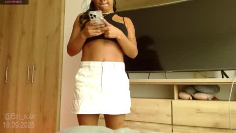 Emilia  online show from September 2025 05:15:02 PM