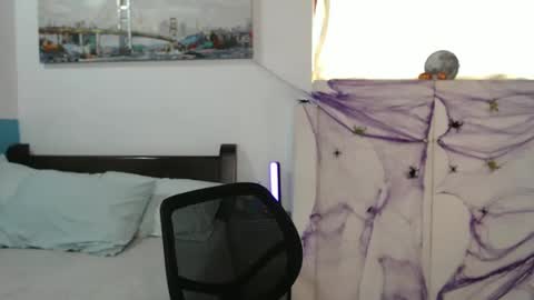 Salome online show from October 2025 01:00:02 PM