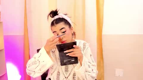 Snapshot of ema_lambert chatting on October 2025 04:03:02 PM Ema Lambert online show from October 2025 04:03:02 PM