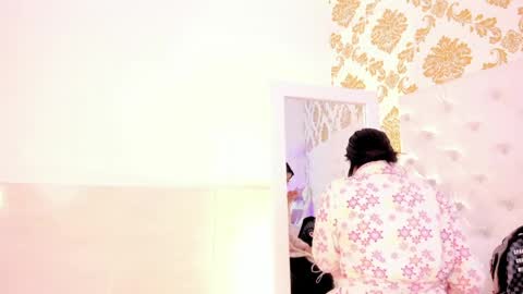 Ema Lambert  online show from April 2026 12:15:01 PM