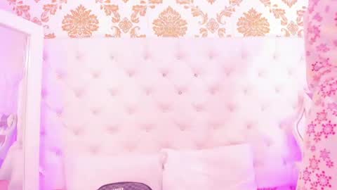 Ema Lambert  online show from April 2026 12:29:02 PM