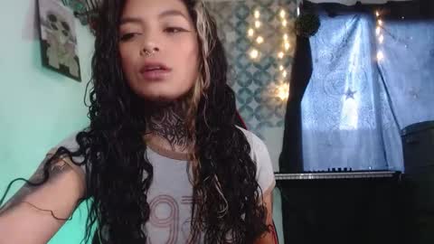 ema_ploxx online show from October 2025 09:45:01 PM