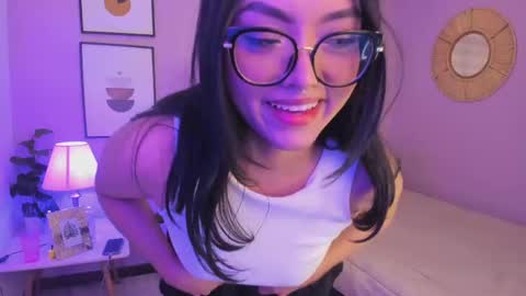 Ema online show from October 2025 08:00:02 PM