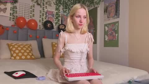 Emma online show from October 2025 12:44:02 PM