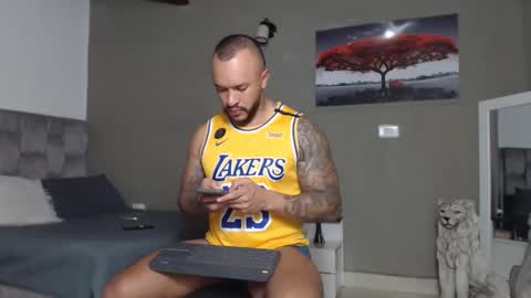 Snapshot of emanuelspencer chatting on May 2026 04:06:01 AM emanuelspencer online show from May 2026 04:06:01 AM