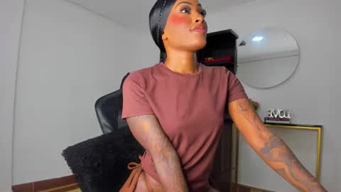 Snapshot of emattaylor chatting on November 2025 11:02:01 AM . online show from November 2025 11:02:01 AM