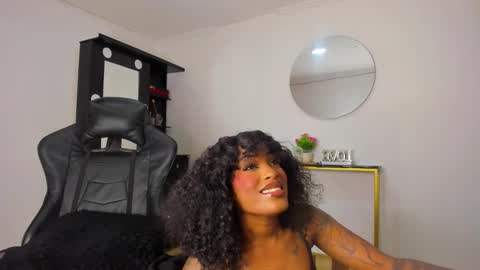 Snapshot of emattaylor chatting on November 2025 11:25:01 AM . online show from November 2025 11:25:01 AM