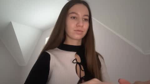 Alina online show from November 2025 11:57:02 AM