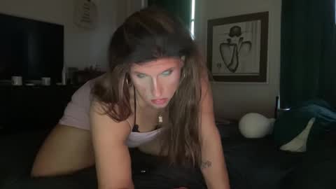 Snapshot of emberrrose87 chatting on April 2026 10:39:02 AM emberrrose87 online show from April 2026 10:39:02 AM