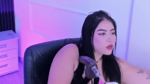 Ember Velvet online show from April 2026 08:20:02 PM