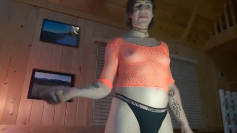 Snapshot of embertheflame chatting on September 2025 01:29:01 AM Ember the Flame online show from September 2025 01:29:01 AM