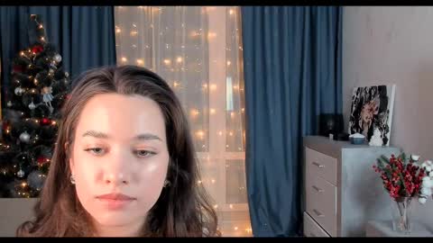 Snapshot of emeliareaper chatting on February 2025 11:41:02 PM Emelia online show from February 2025 11:41:02 PM