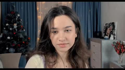 Snapshot of emeliareaper chatting on February 2025 11:57:01 PM Emelia online show from February 2025 11:57:01 PM