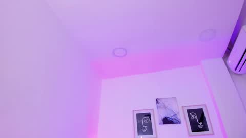 emelie_89 online show from January 2025 04:11:02 PM