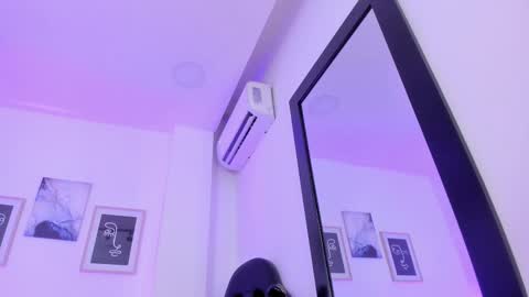 emelie_89 online show from February 2025 03:18:02 PM