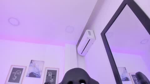 emelie_89 online show from February 2025 03:08:02 PM