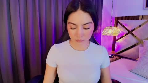 Snapshot of emelie_ch_ chatting on May 2026 06:29:01 AM Emily online show from May 2026 06:29:01 AM