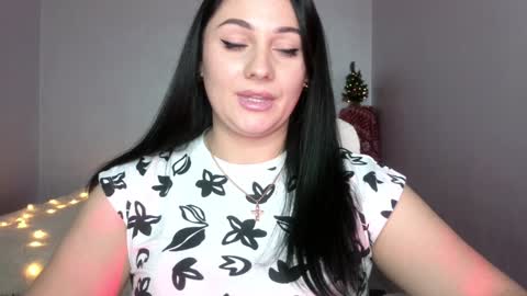 Snapshot of emelyblum chatting on January 2025 12:30:01 AM Emely online show from January 2025 12:30:01 AM