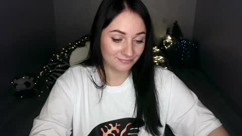 Snapshot of emelyblum chatting on January 2025 02:14:01 AM Emely online show from January 2025 02:14:01 AM