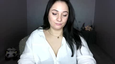 Snapshot of emelyblum chatting on March 2025 05:18:02 AM Emely online show from March 2025 05:18:02 AM