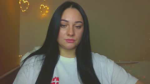 Snapshot of emelyblum chatting on October 2025 09:25:02 PM Emely online show from October 2025 09:25:02 PM