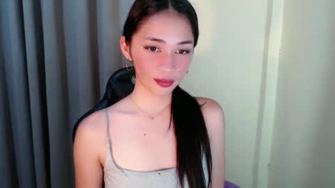 Snapshot of emelyn_fuckdoll chatting on December 2025 03:18:02 PM Scarlett online show from December 2025 03:18:02 PM