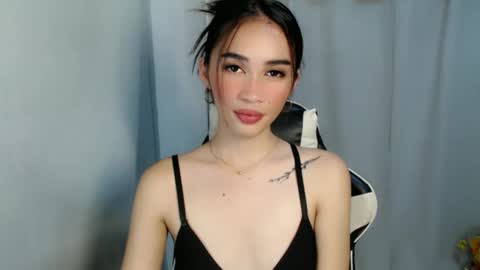 Snapshot of emelyn_fuckdoll chatting on January 2026 06:22:02 PM Scarlett online show from January 2026 06:22:02 PM