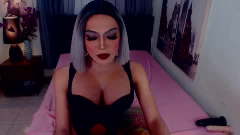 Snapshot of emeraldshemales chatting on March 2026 06:06:01 AM Emerald online show from March 2026 06:06:01 AM