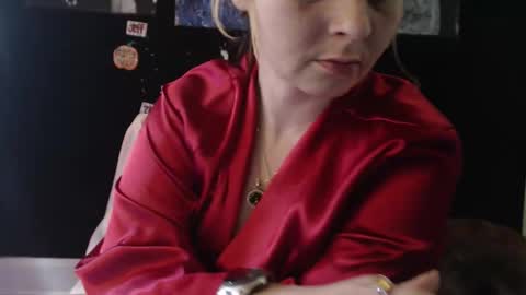 emeraldstrawberri online show from November 2025 07:07:02 PM