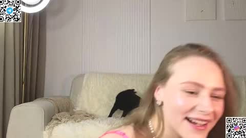 Snapshot of emi_me chatting on January 2025 10:23:01 PM Emi me online show from January 2025 10:23:01 PM