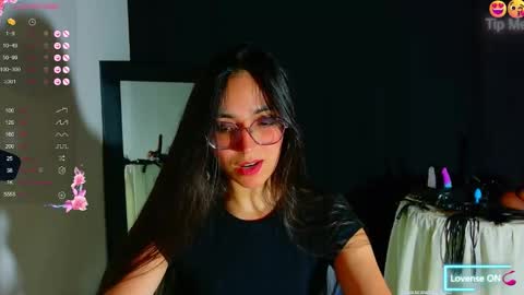 Snapshot of emi_roberts chatting on October 2025 06:02:02 AM Emmily Roberts online show from October 2025 06:02:02 AM