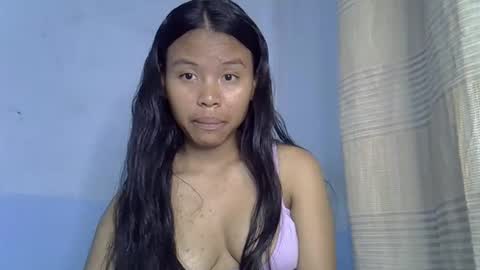 Snapshot of emiehottie chatting on May 2026 06:01:02 PM Ami online show from May 2026 06:01:02 PM