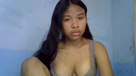 Snapshot of emiehottie chatting on June 2026 06:58:02 AM Ami online show from June 2026 06:58:02 AM